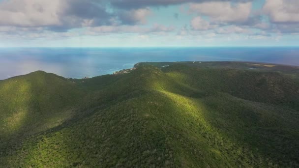 카리브해 산들이 공중에서 바라본 — 비디오