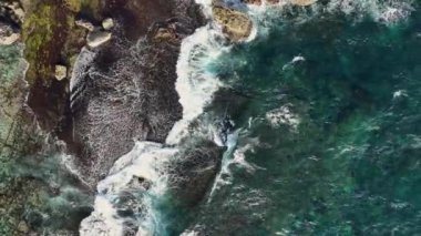 Römorkör sahili - Curacao - Turkuaz su, uçurum, plaj ve güzel mercan resifleriyle Karayip Denizi