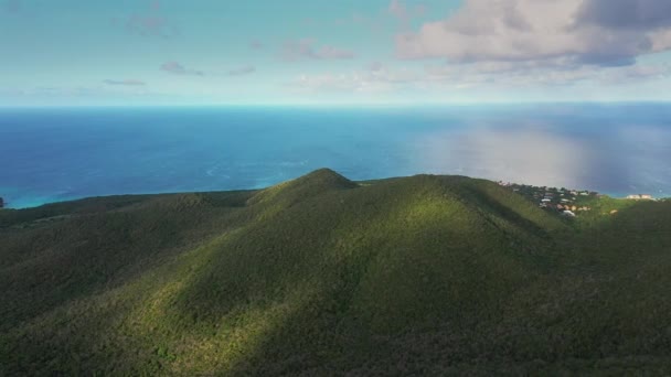 Vista Aérea Sobre Paisaje Curazao Caribe Con Océano Costa Montañas — Vídeo de stock
