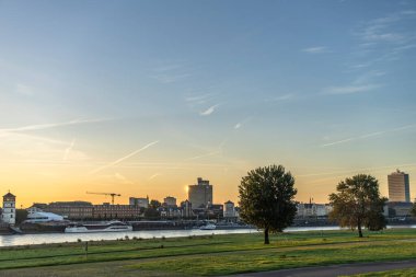 Ren Nehri Manzarası, Duesseldorf, Almanya