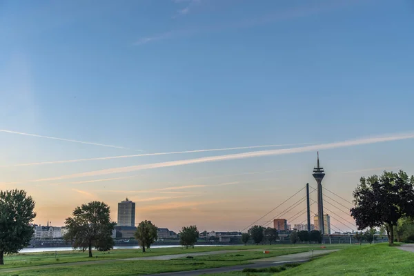 Вид Річку Рейн Дюссельдорф Німеччина — стокове фото