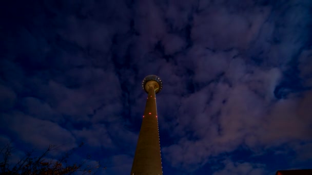 Nattutsikt Till Rhentornet Düsseldorf Tyskland — Stockvideo
