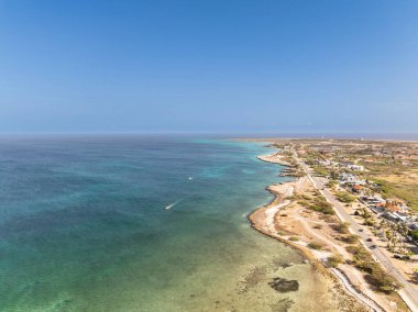 Karayip adası Aruba 'daki kumsalın havadan görünüşü