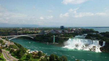 Niagara Şelalesi 'ndeki Amerikan Şelalesi' nin havadan görüntüsü, Birleşik Devletler 4K