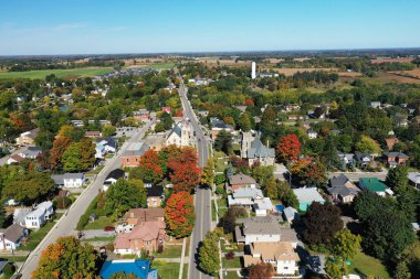 Sonbaharda Kanada, Ontario, Waterford 'da bir anten.