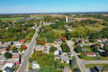 Sonbaharda Kanada, Ontario Waterford 'un renkli bir hava sahnesi