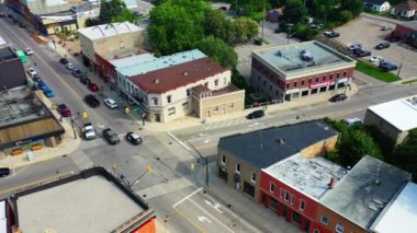 Ingersoll, Ontario, Kanada 4K şehir merkezinin hava sahnesi