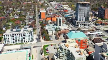 Burlington, Ontario, Kanada 'nın hava sahası güzel bir sabah 4K' sında