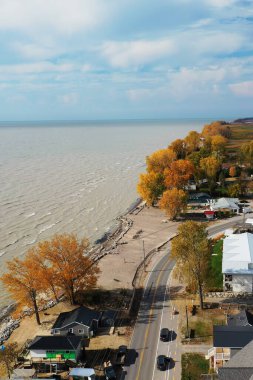 Sonbaharda Ontario, Kanada 'nın Long Point kentinin dikey hava görüntüsü