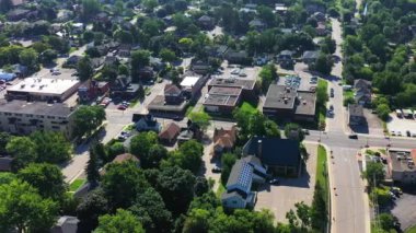 Milton, Ontario, Kanada 'nın havacılık panosu güzel bir sabah 4K