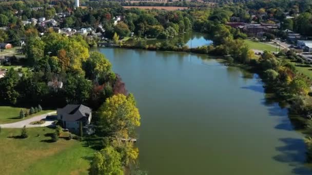 Воздушный Гиперлапс Уотерфорда Онтарио Канада Осенью — стоковое видео