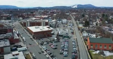 Pittsfield, Massachusetts, ABD 'nin 4K ilkbaharının başındaki hava hızlandırılmış görüntüsü