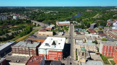 Brantford, Ontario, Kanada 'nın havadan görüntüsü 4K yazında