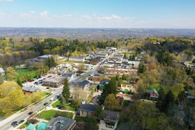 Ancaster, Ontario, Kanada 'nın güzel bir sabahında hava manzarası.