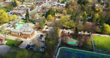 Ancaster, Ontario, Kanada 'nın 4K ilkbaharındaki hava hızlandırılmış sahnesi.