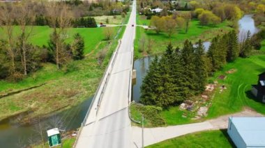 Kanada 'nın Ontario kentindeki Drayton kentinin havadan görüntüsü 4K