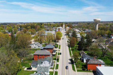 İlkbaharda Norwich, Ontario, Kanada 'da yapılan bir arial.