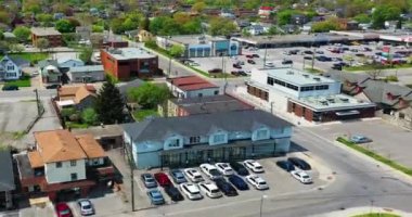 Thorold, Ontario, Kanada 'nın 4K ilkbaharının başındaki hava hızlandırılmış sahnesi.