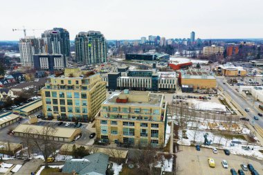 İlkbaharın başlarında Kanada, Ontario 'da bir Waterloo anteni.