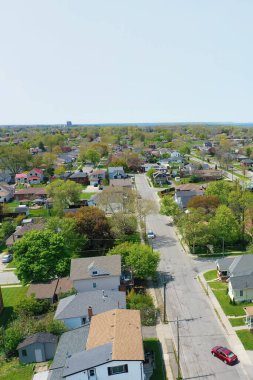 Thorold, Ontario, Kanada 'nın bahar günü dikey havası