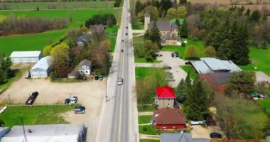 Kenilworth, Ontario, Kanada 4K 'nin havadan hiperhız görüntüsü