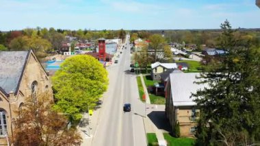 4K ilkbaharında Ontario, Kanada 'daki Orman Dağı Havalimanı