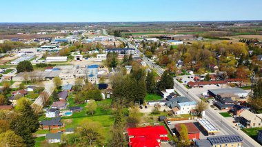 Kanada, Ontario 'daki Orman Dağı' nın bir bahar sabahı görüntüsü.