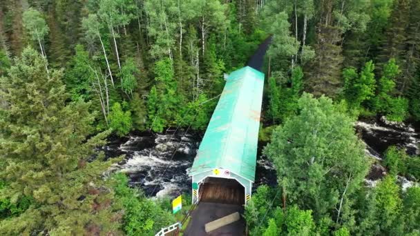 Escena Aérea Escena Lac Puente Cubierto Quebec Canadá — Vídeos de Stock