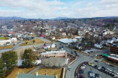 Pittsfield, Massachusetts, ABD 'de ilkbaharın başlarında yapılan bir anten.