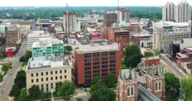 4K ilkbaharının sonlarında Londra, Ontario, Kanada 'nın hava hızlandırılmış sahnesi