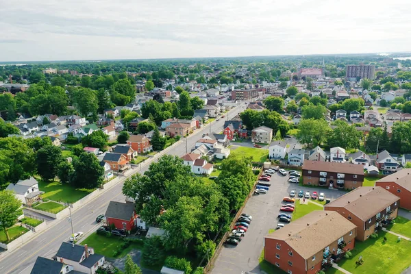 Cornwall, Ontario, Kanada 'nın sabah hava görüntüsü.