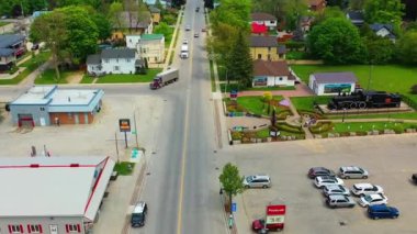 Harriston, Ontario, Kanada, 12 Mayıs 2023: 4K ilkbaharında Harriston, Ontario, Kanada 'nın hava sahnesi