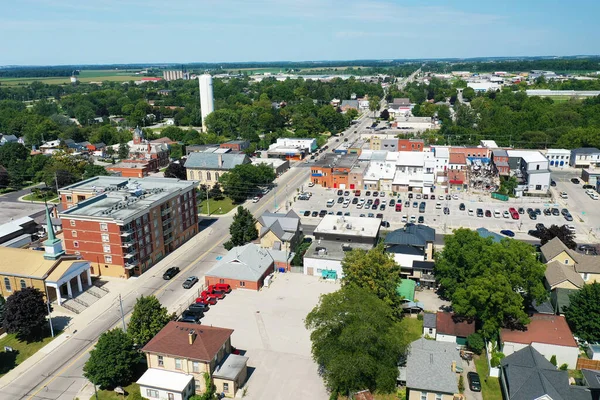 Yazın Ontario, Kanada 'da bir Aylmer anteni.