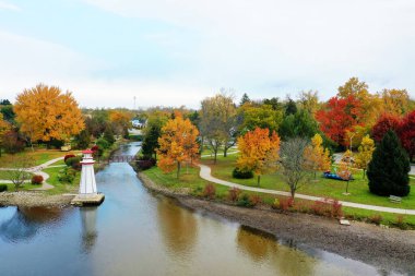Sonbaharda Kanada, Simcoe 'daki Wellington Park' ın hava görüntüsü.