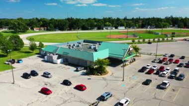 Clinton, Ontario, Kanada - 12 Temmuz 2023: Ontario, Kanada 4K 'daki Clinton Hipodromu Havalimanı