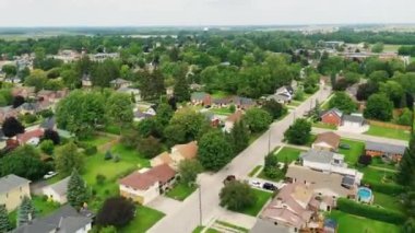 Exeter, Ontario, Kanada 4K 'da hava hızında düşüş