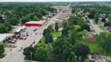 4K yazında Wingham, Ontario, Kanada 'da hava hızında düşüş