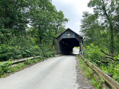 Quebec, Kanada 'daki Eustis Kapalı Köprüsü
