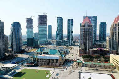 Mississauga, Kanada şehir merkezinin hava görüntüsü