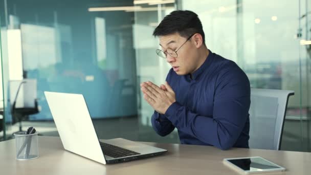Sick Unhealthy Asian Businessman Programmer Suffers Allergies Sneezes Runny Nose — Stock Video