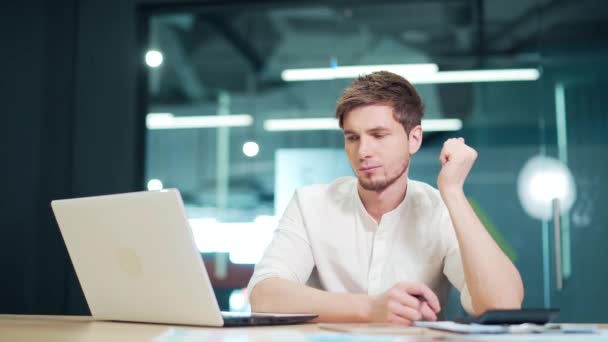 Focused Concentrated Developer Sit Desk Look Laptop Workplace Office Businessman — Video