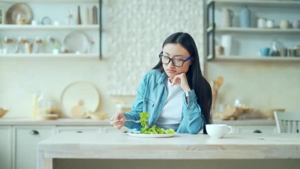 Tired Dieting Weight Loss Young Asian Woman Sitting Table Plate — Stockvideo