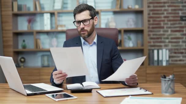 Worried Nervous Business Man Investor Having Problems Paper Work Document — стоковое видео
