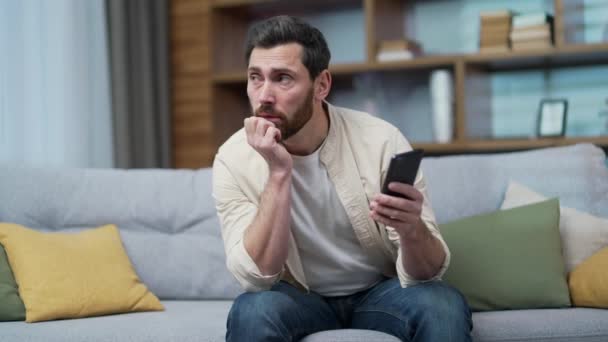 Boring Tired Bearded Man Scrolling Feed Social Networks Products Internet — Stockvideo