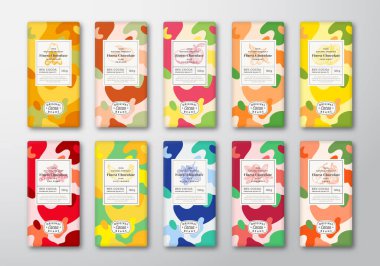 Çikolata Etiketi Şablon Seti. Gerçekçi Gölge El Çizimi Meyve Silueti ve Renkli Kamuflaj Model Arkaplan Koleksiyonu ile Soyut Şekil Vektör Tasarım Modeli. İzole edilmiş