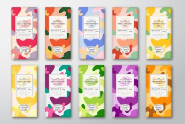 Çikolata Etiketi Şablon Seti. Soyut Şekil Vektör Tasarım Modeli Gerçekçi Gölgeler El Silueti ve Renkli Kamuflaj Arkaplan Koleksiyonu ile. İzole edilmiş