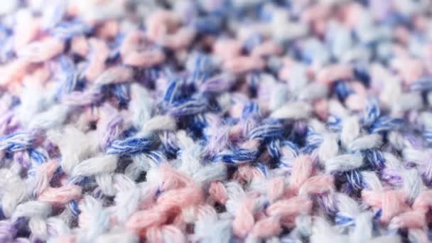 Close Azul Rosa Malha Textura Suéter — Vídeo de Stock