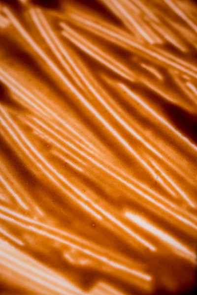 Шоколадный Соус Разбросан Белой Поверхности — стоковое фото