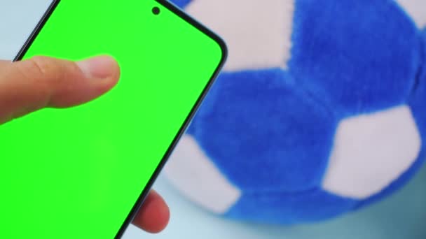 Smartphone Der Hand Mit Grünem Bildschirm — Stockvideo