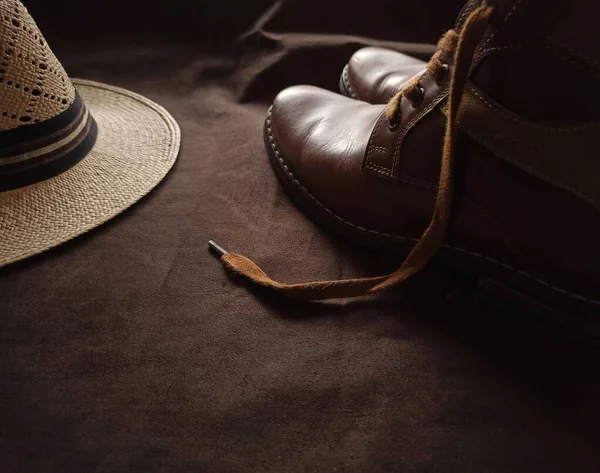 Sombrero y zapatos vaquero 